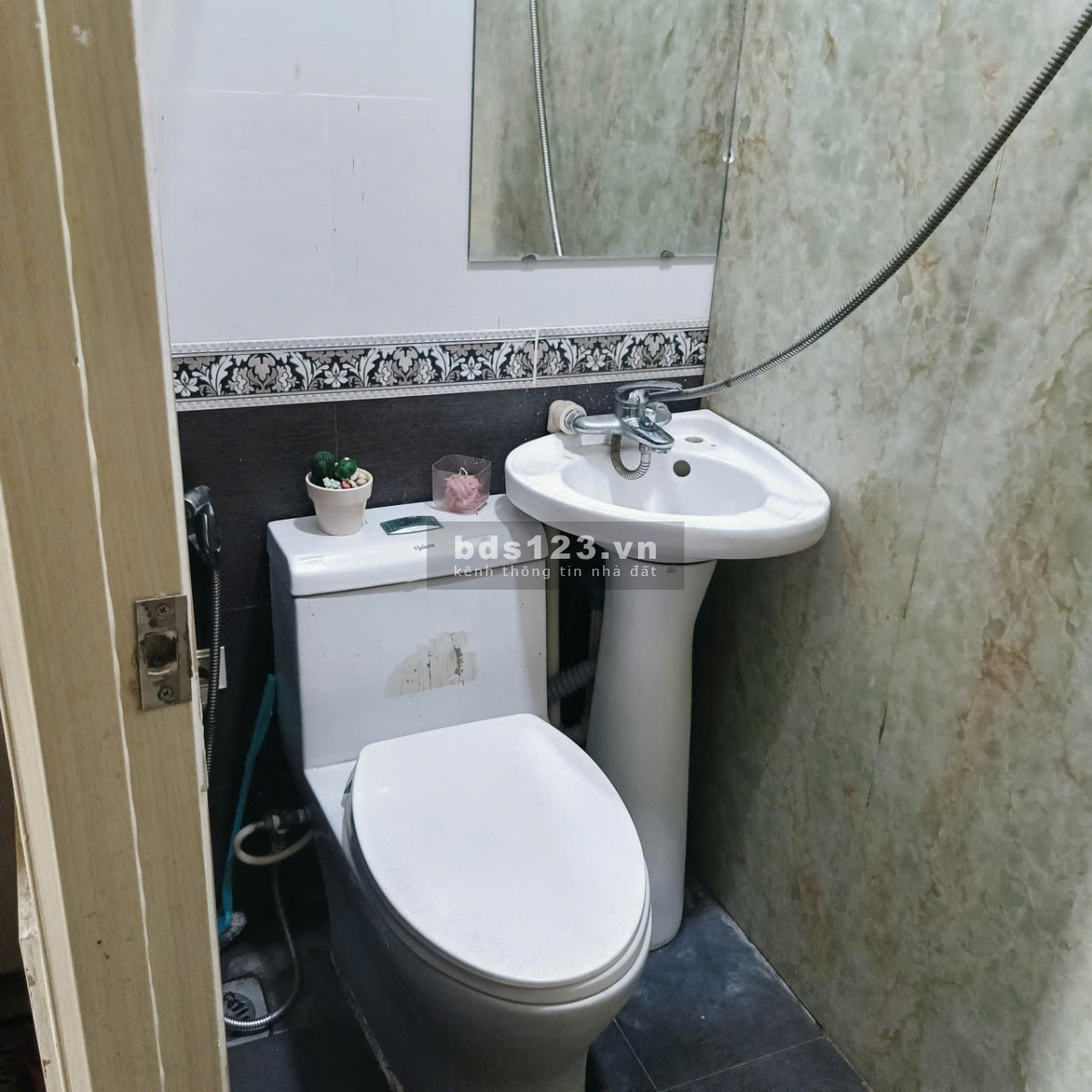 2 CỬA SỔ THOÁNG, BAN CÔNG, TÁCH BẾP, WC RIÊNG - Hẻm 48 Hồ Biểu Chánh, Phú Nhuận