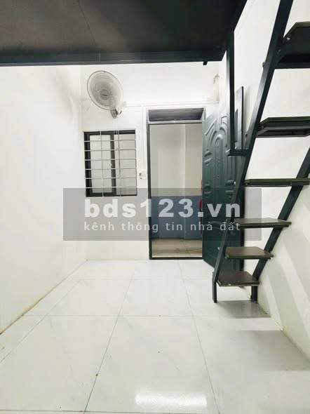 Cho thuê phòng gác lửng 2m tại 95 Phan Văn Hùm, Q12 - Giá 2.3 triệu
