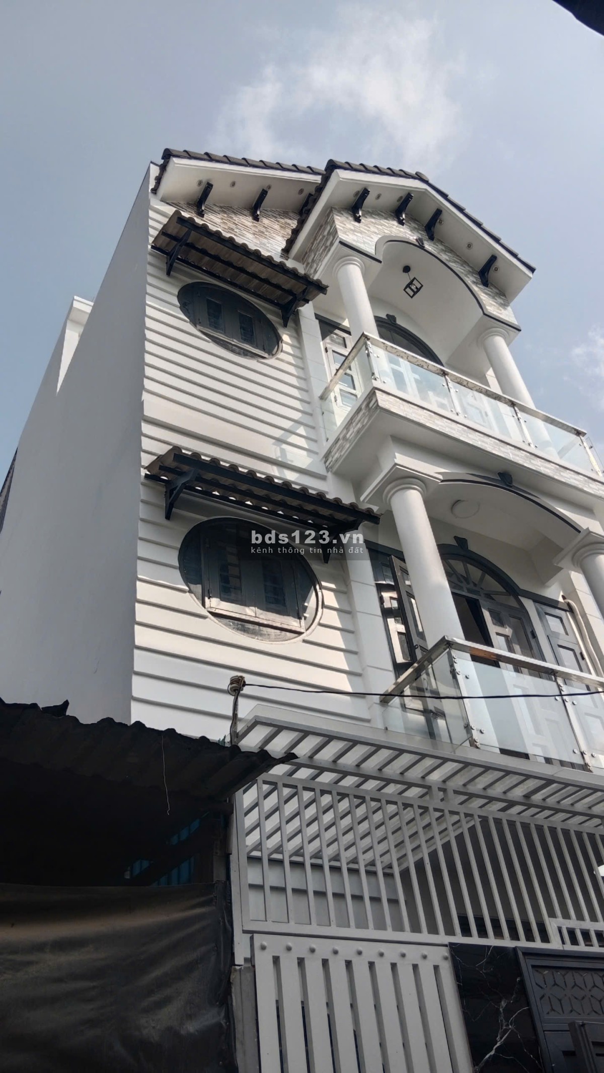 Nhà đẹp 5x12m Trương Thị Hoa Q12, full nội thất