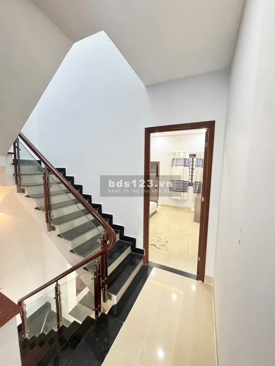NHÀ ĐẸP HẺM Ô TÔ 8M đường TX21-TX22, Q12 – GẦN CHỢ MINH PHÁT