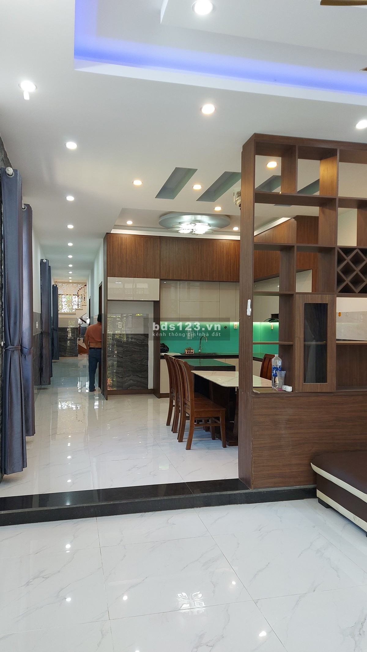 Cực đẹp, Nhà 2 tầng,diện tích khủng, full nội thất. Giá hời, Duy nhất 1 căn. Gần quốc lộ 1 A.