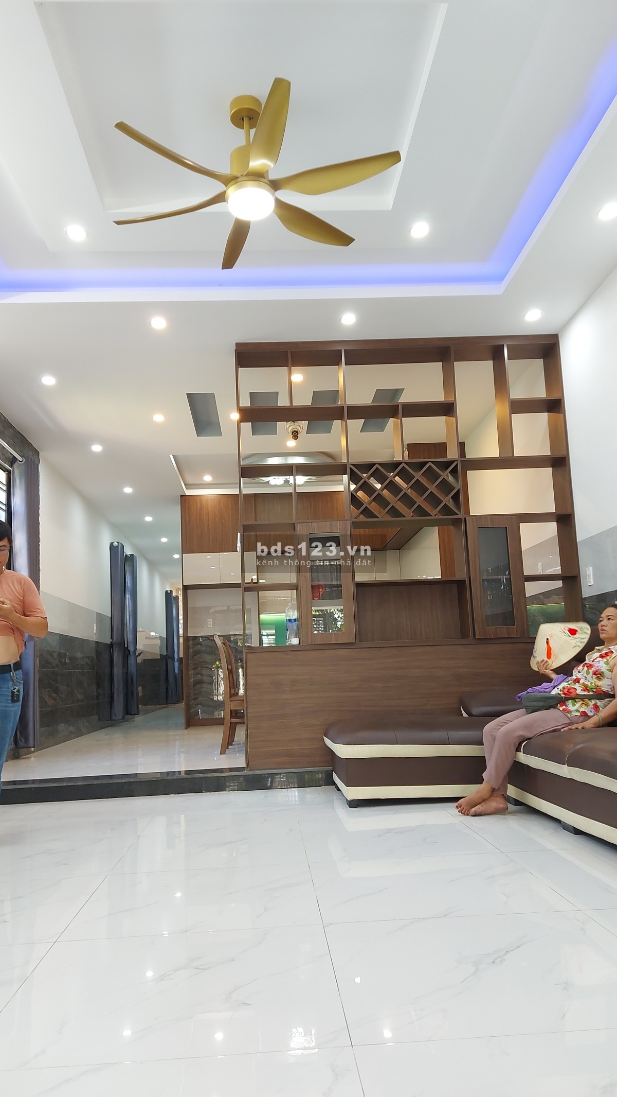Cực đẹp, Nhà 2 tầng,diện tích khủng, full nội thất. Giá hời, Duy nhất 1 căn. Gần quốc lộ 1 A.