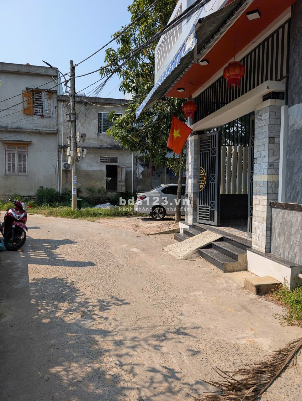 Cực đẹp, Nhà 2 tầng,diện tích khủng, full nội thất. Giá hời, Duy nhất 1 căn. Gần quốc lộ 1 A.