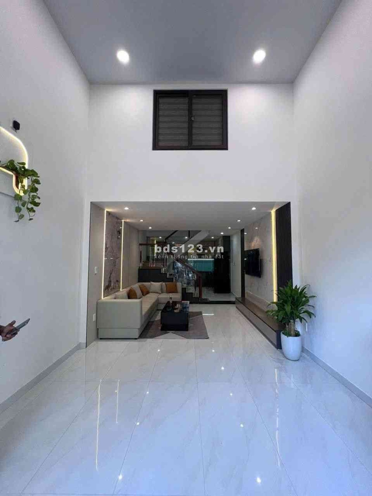 Bán nhà 3 tầng view sông Hàn thích hợp ở và kinh doanh