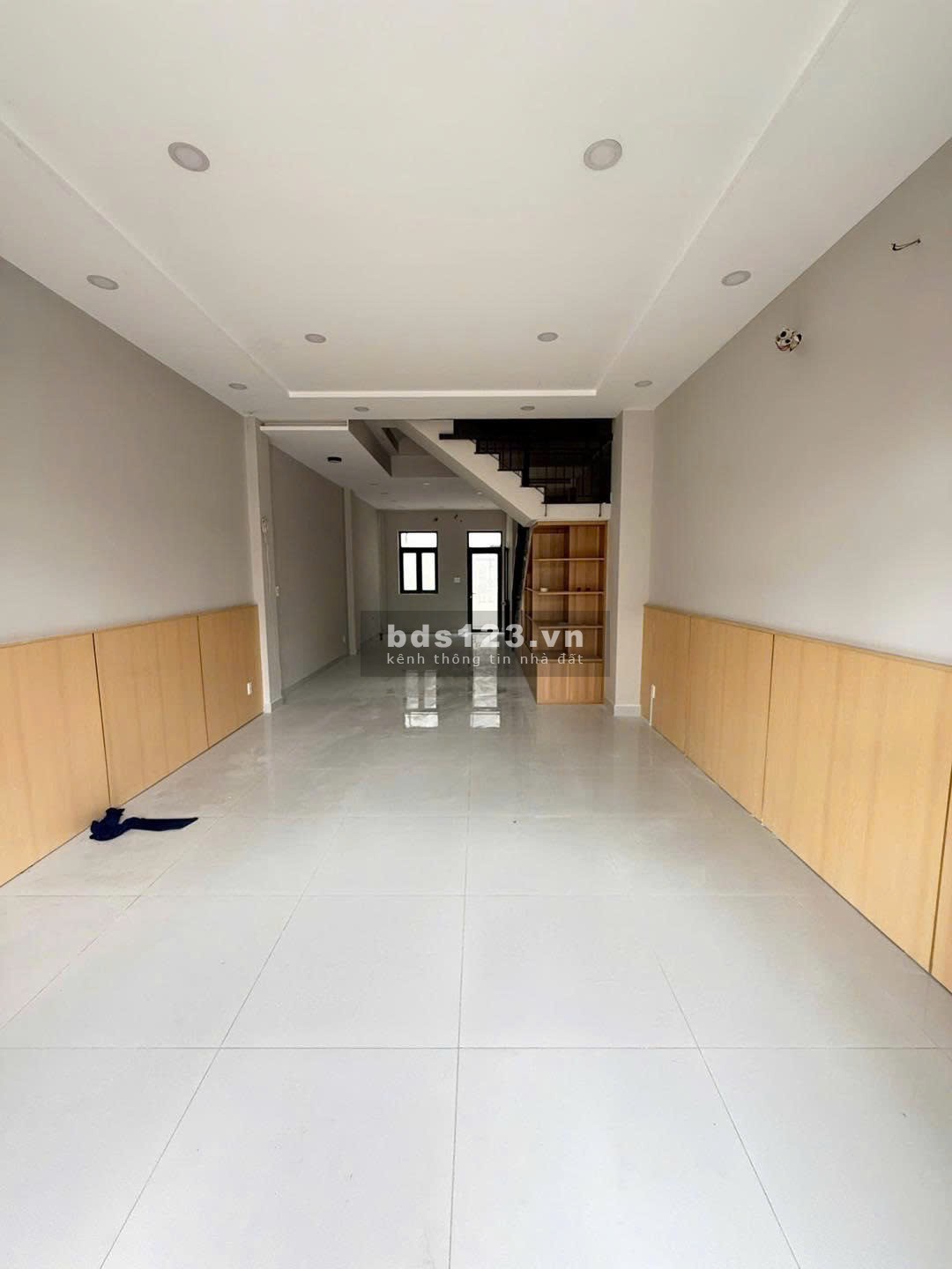 700tr sở hữu ngay nhà 1 trệt 2 lầu tại hồ Chí Minh