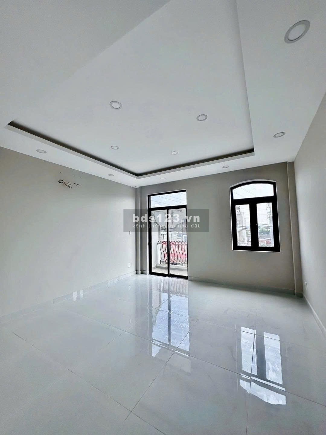 700tr sở hữu ngay nhà 1 trệt 2 lầu tại hồ Chí Minh