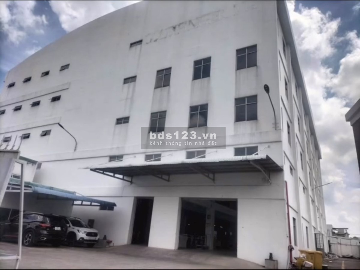 Cho thuê kho xưởng 700m2, 1000m2, 1200m2, 1600m2, 2000m2 gần Ngã tư…