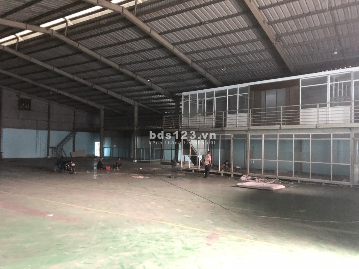 Cho thuê kho xưởng 700m2, 1000m2, 1200m2, 1600m2, 2000m2 gần Ngã tư…