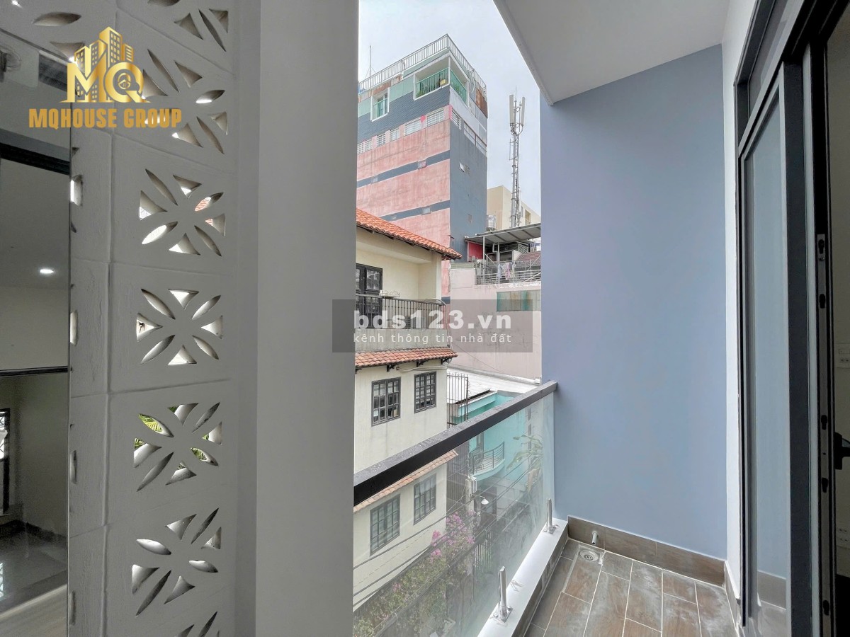 STUDIO BAN CÔNG NGAY ETOWN MỚI 100%