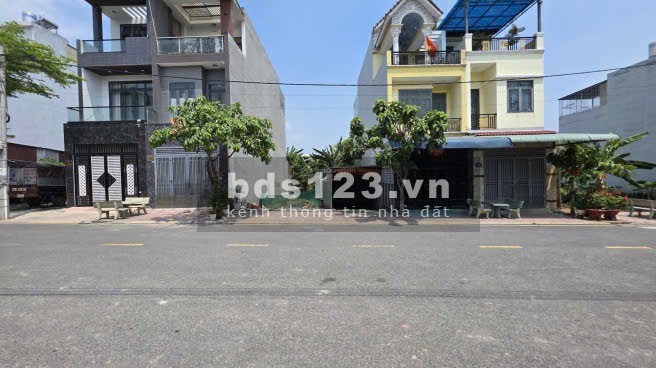 Bán đất KDC gần BXQ8, giá 1tỷ450 sổ sẵn. Lh 0932068012