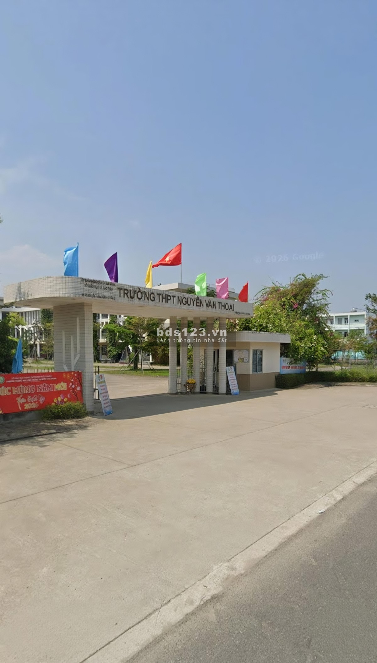Đường 10.5m, Vỉa hè 5m. Diện tích 100m2,(5 × 20), Vị trí ở…