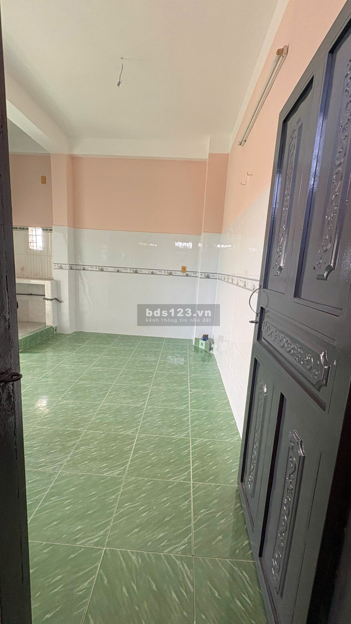 Cho thuê phòng trọ quận 10 đường CMT8 (gần sân khấu Lan Anh)