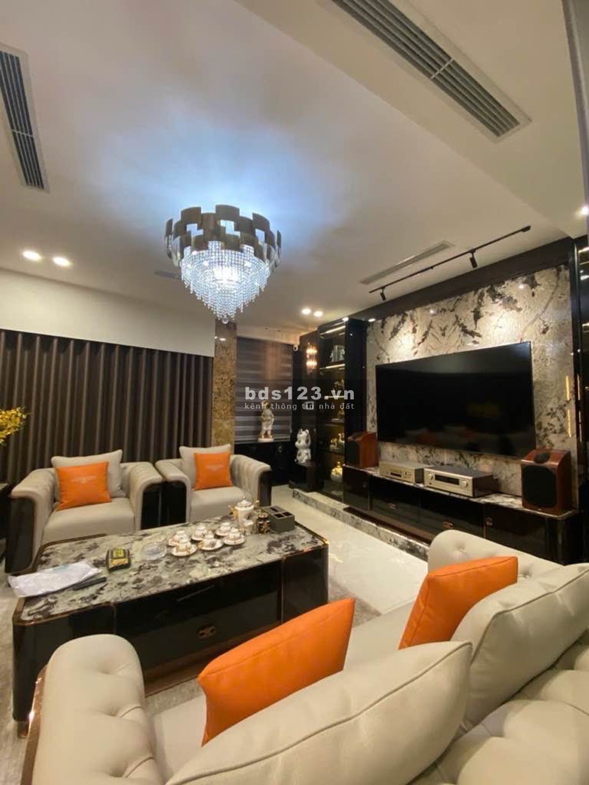 SIÊU PHẨM VIỆT HƯNG - OTO TRÁNH - NGỦ TRONG NHÀ - TẶNG LẠI…