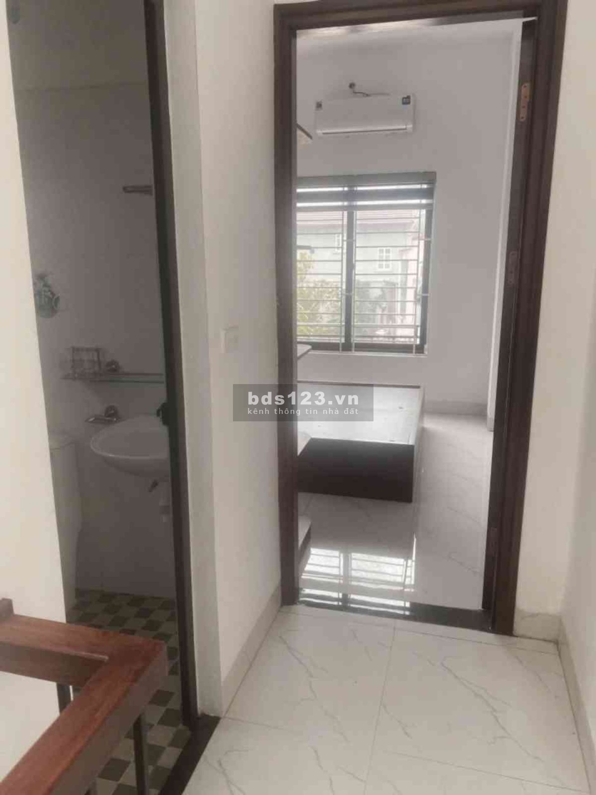 Bán nhà mới xây địa chỉ ăn thượng đông là hoài đức…