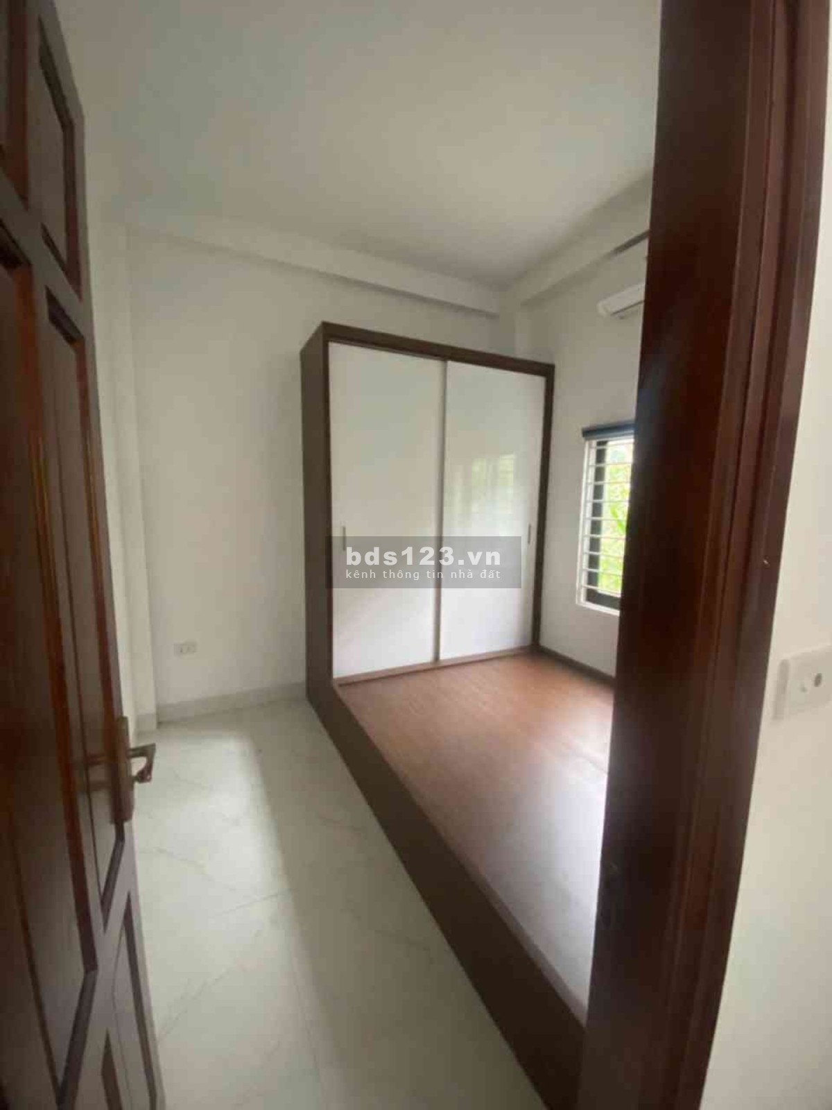 Bán nhà mới xây địa chỉ ăn thượng đông là hoài đức…