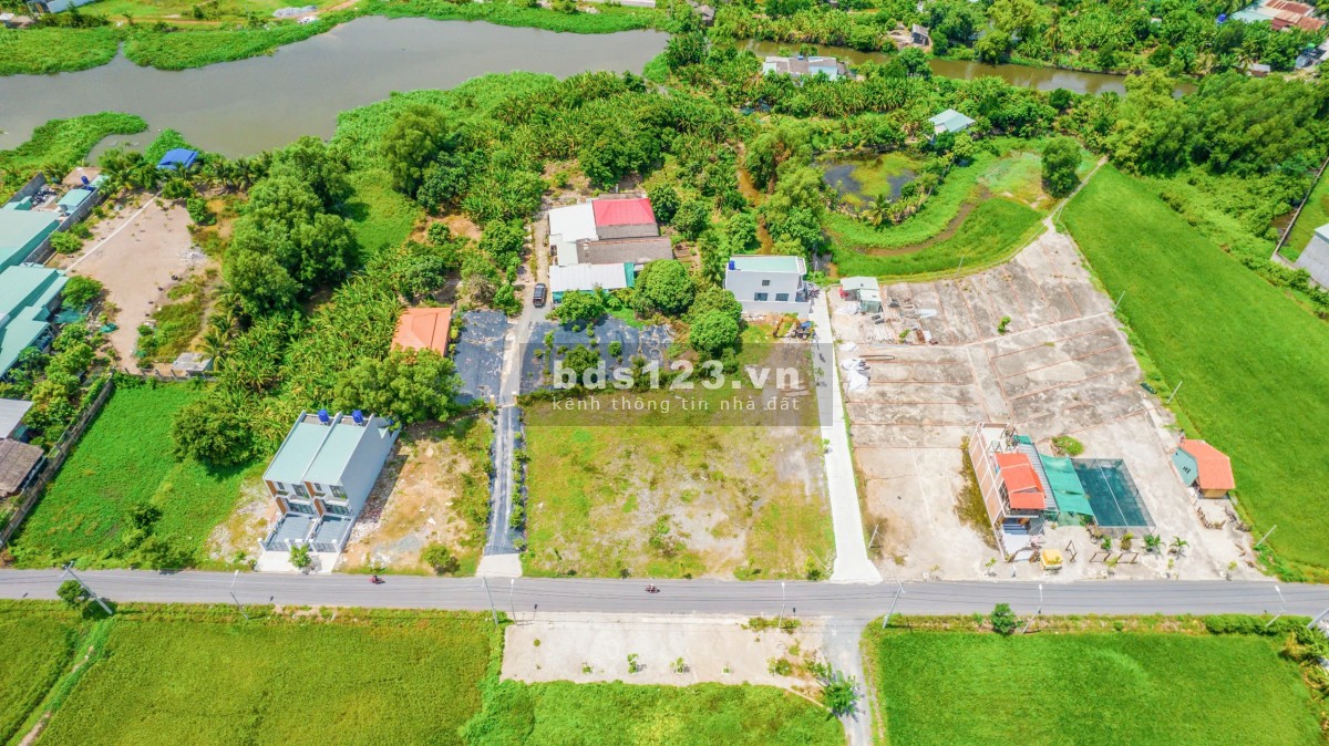 Bán đất thổ 2 mặt tiền đường, diện tích 5X25, cách Quốc Lộ 50 Chợ Cần Đước 450m