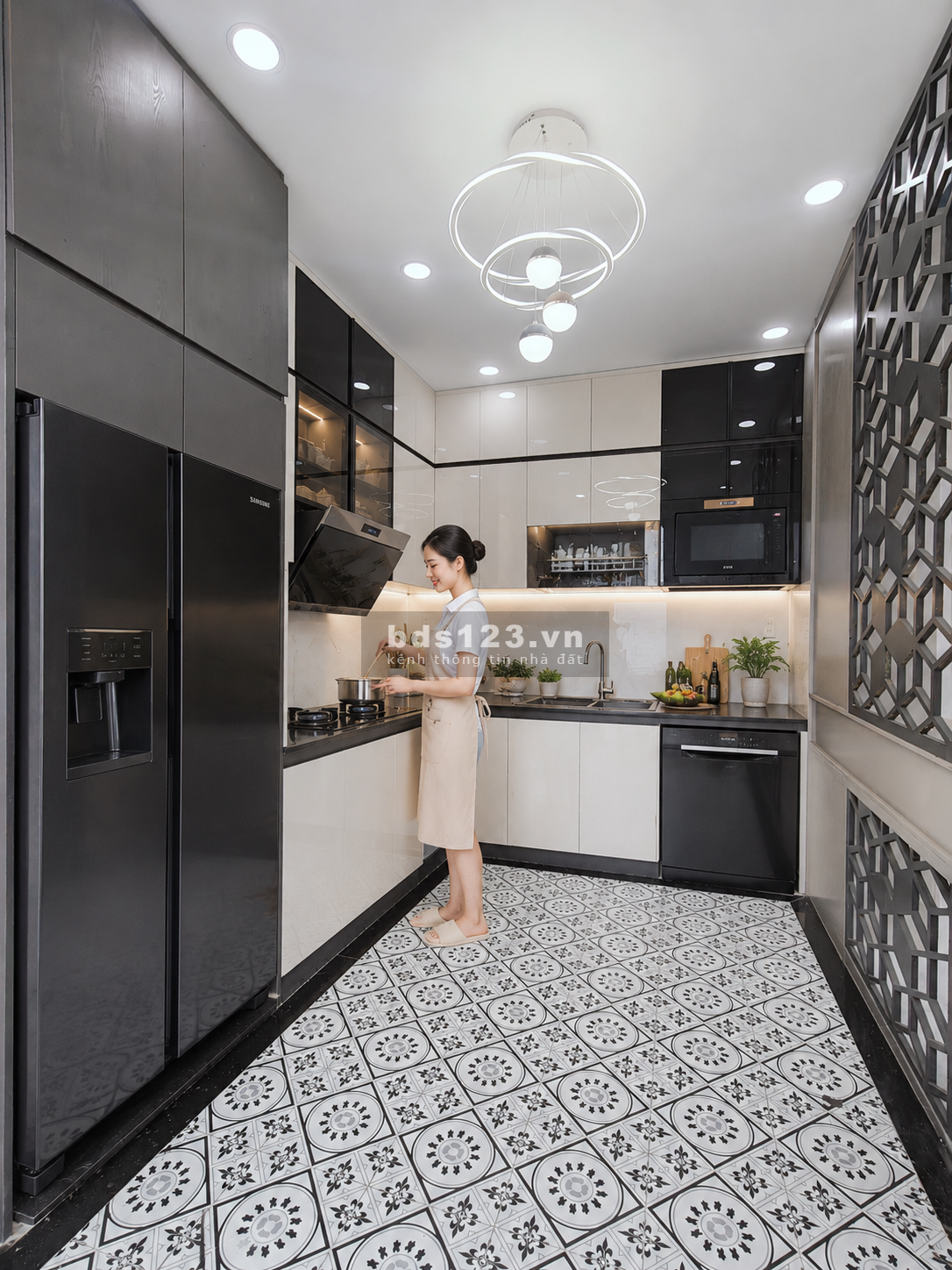Bán nhà 2pn2wc sổ hồng hoàn công liền kề quốc lộ 50 TT Cần Đước