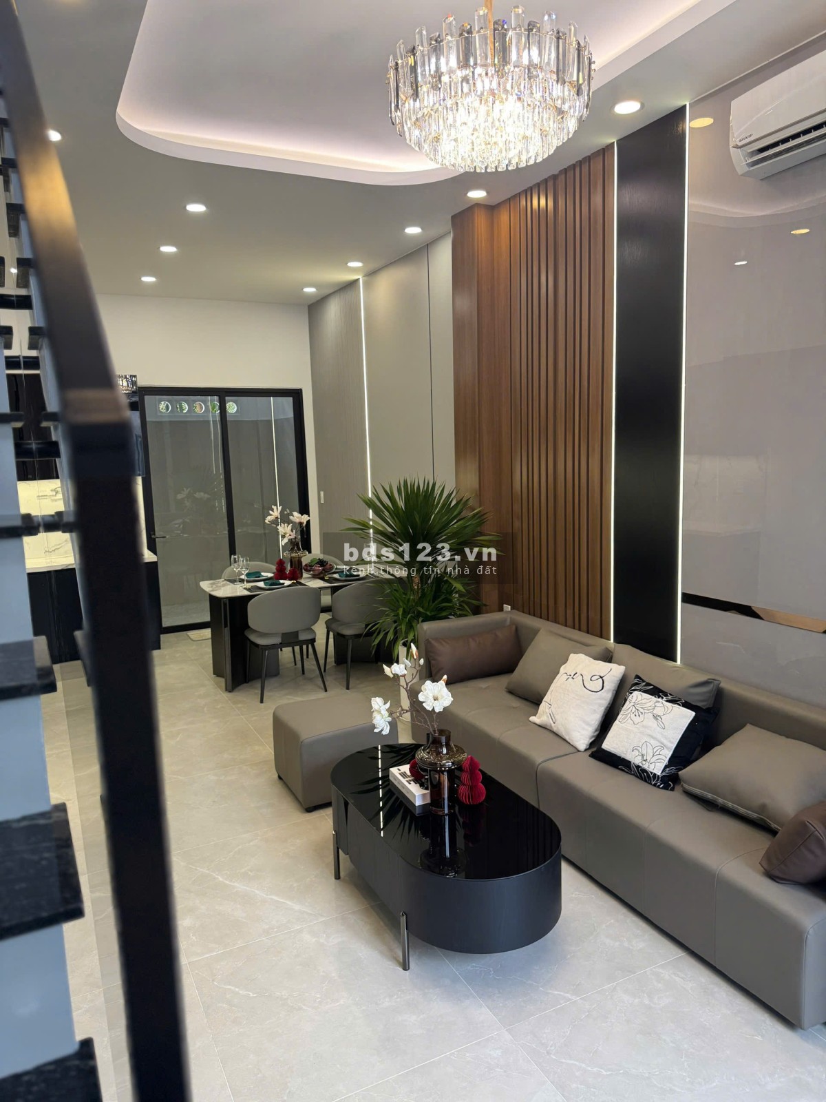 Chính chủ BÁN NHÀ TRUNG TÂM, 1 TRỆT 1 LẦU HẺM 278 TẦM VU cọc…