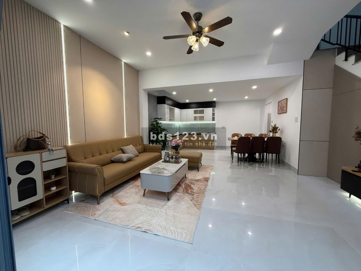 Nhà kiệt Mai Lão Bạng, đang hot