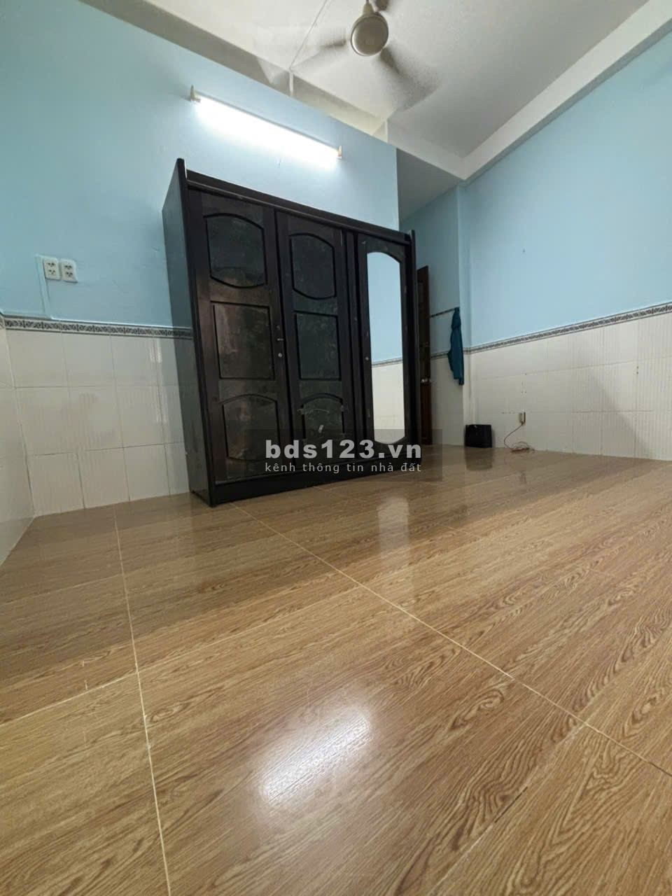 CHO THUÊ PHÒNG TRỌ 20m2 NGAY VẠN HẠNH MALL Q.10 - NỘI THẤT CƠ BẢN, KDC AN NINH