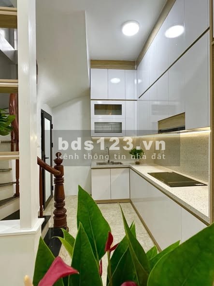 nhà đẹp giá hời, đầy đủ tiện ích, thuận tiện đi lại