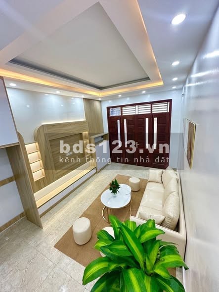 nhà đẹp giá hời, đầy đủ tiện ích, thuận tiện đi lại