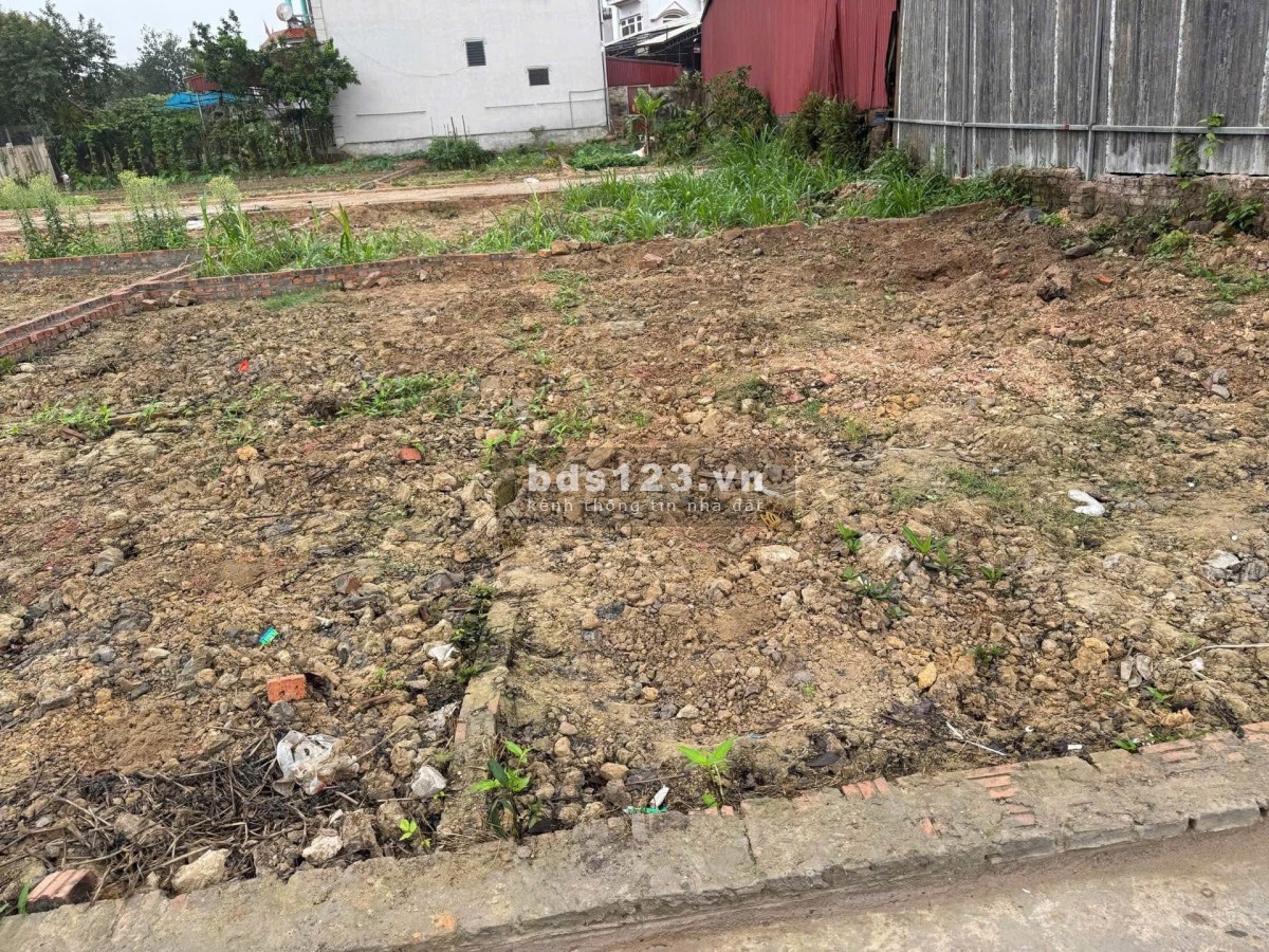 cần bán 80m đất không quy hoạch thôn Cộng Hoà