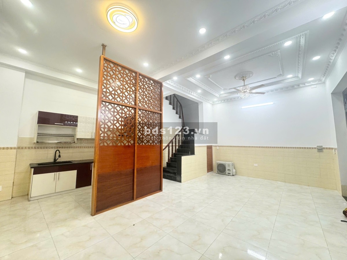 Nhà hẻm xe hơi, 2 mặt tiền, cách đường Hiệp Bình 200m