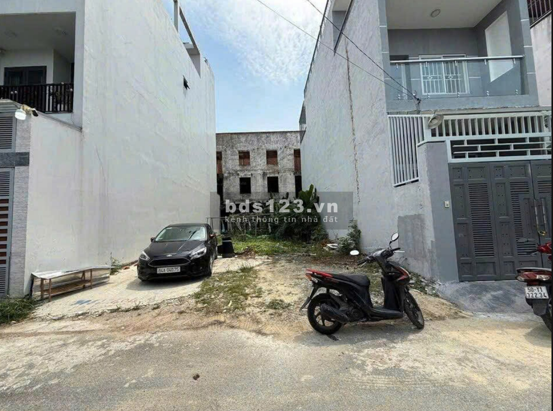 CẦN BÁN GẤP LÔ ĐẤT ĐƯỜNG LÊ QUÝ ĐÔN, DĨ AN, DT 100M2, SỔ…
