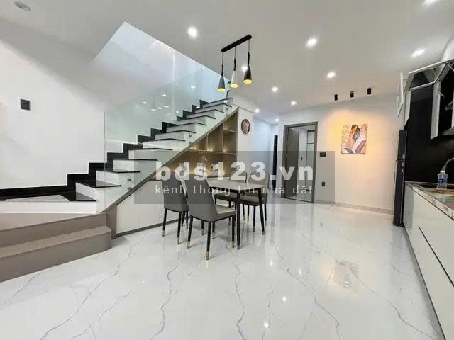NHÀ XINH NHƯ HOA HẬU GIỮA LÒNG THANH KHÊ