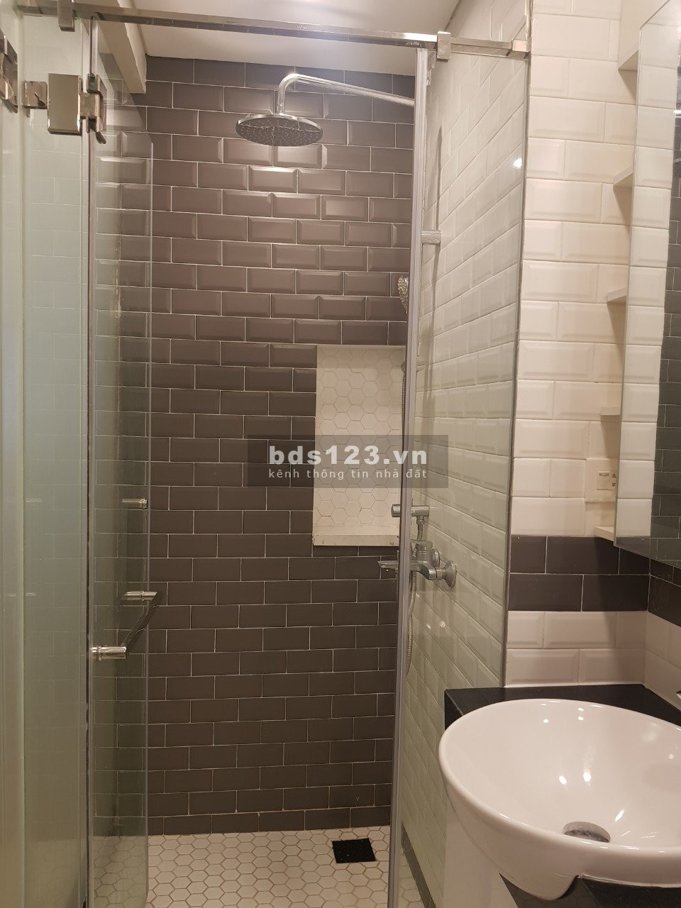 Cho thuê studio full nội thất 2 phút ra Hồ Tây, 282 Lạc Long…