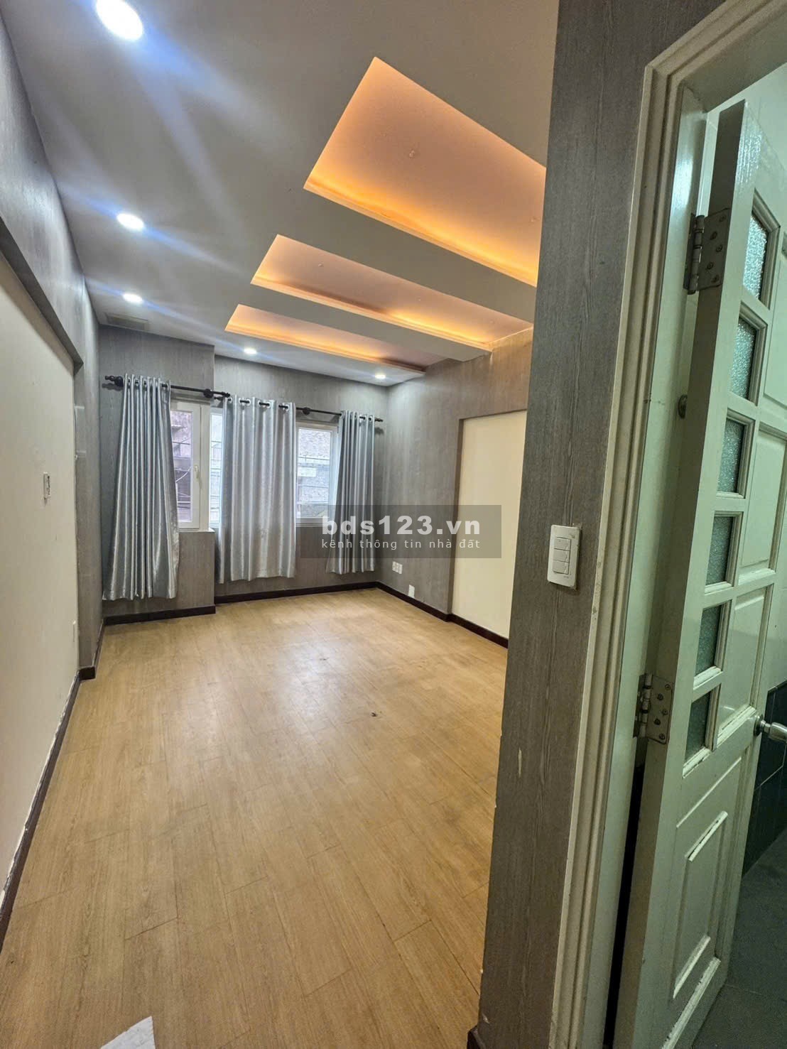 NHÀ NGUYÊN CĂN 6 PHÒNG NGỦ – HẺM XE TẢI SƯ VẠN HẠNH, QUẬN 10