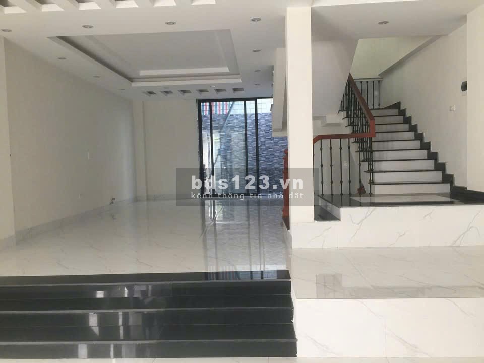 Cho thuê nhà nguyên căn liền kề làm văn phòng hoặc trung tâm,…