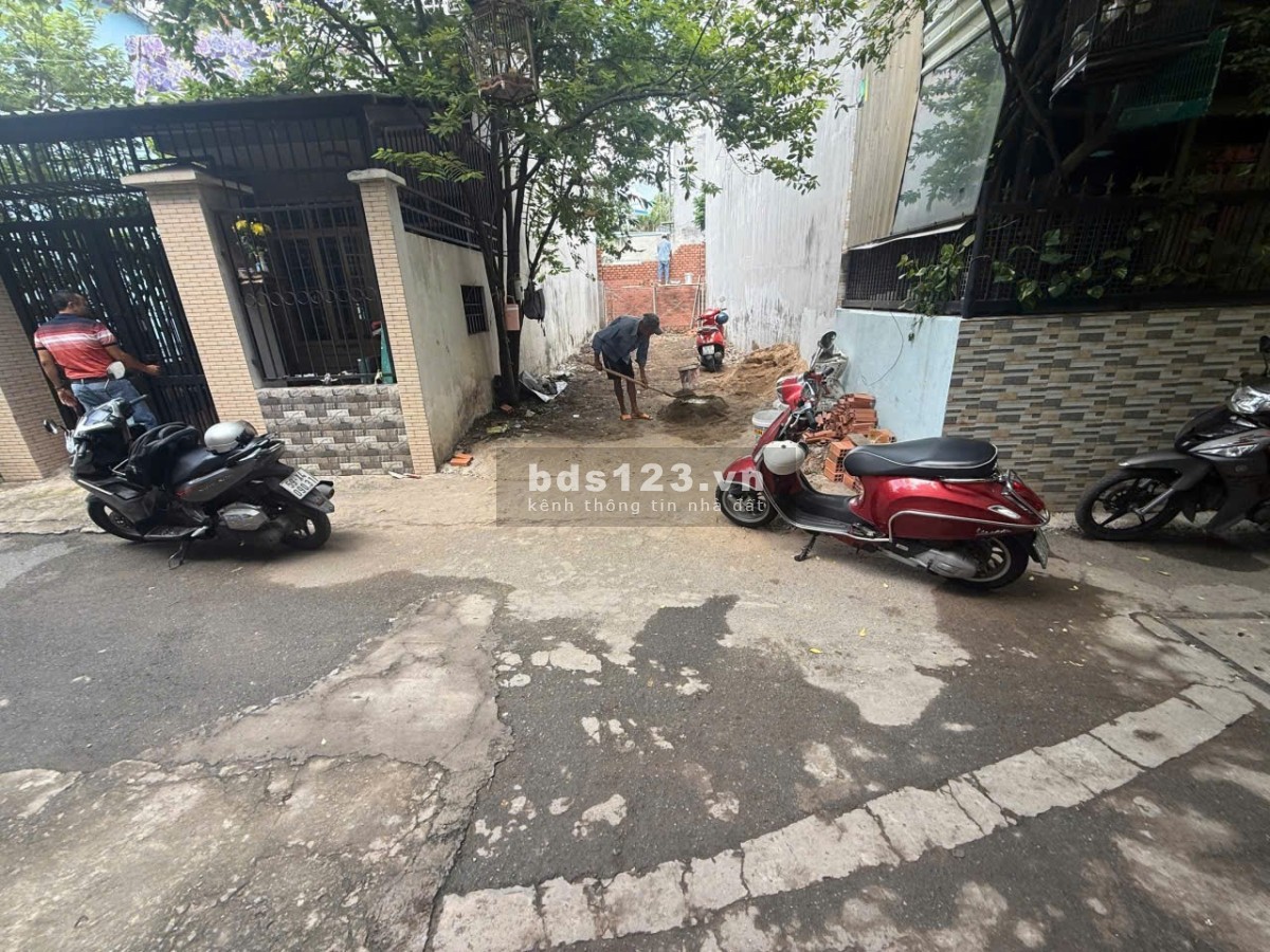 NGAY MAN THIỆN TĂNG NHƠN PHÚ A, HẺM XE HƠI, 64M2, GIÁ 4.8 TỶ.