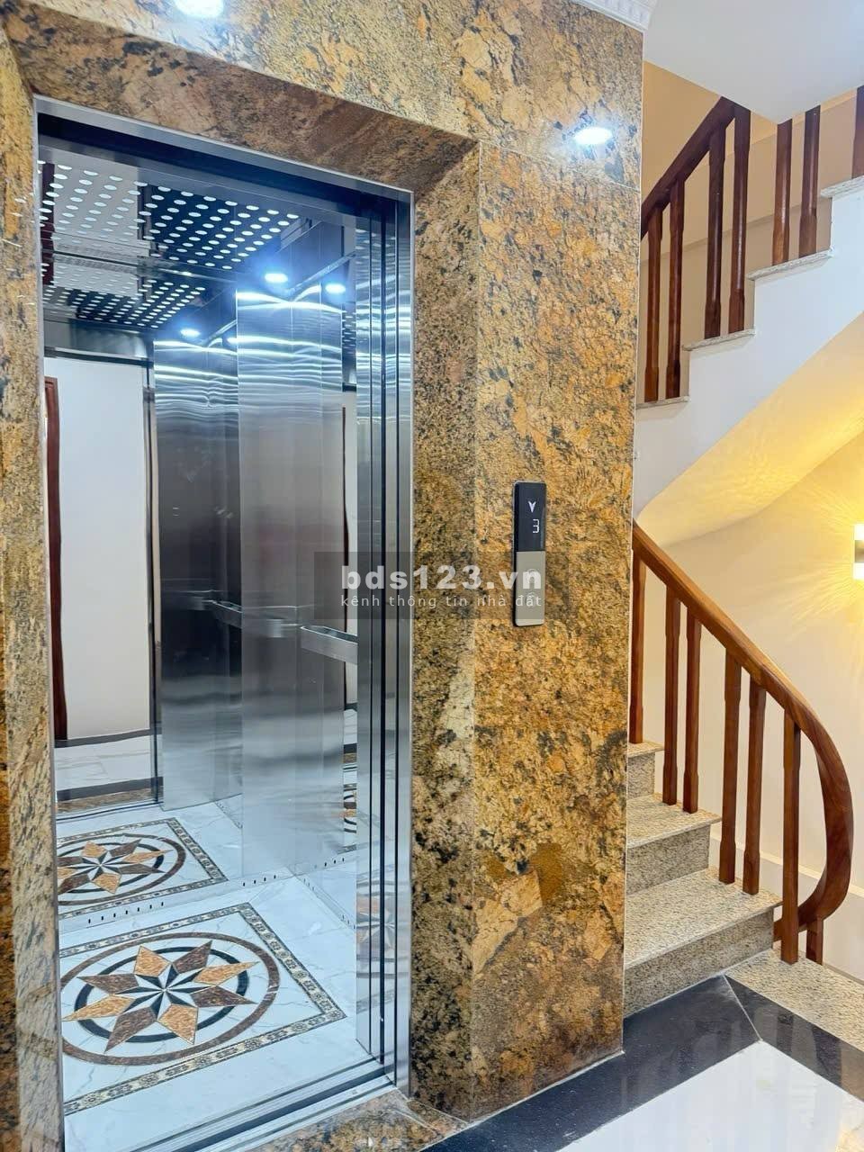 Bán 52m - 8 Tầng. ( Đường Bưởi ) Ba Đình. Ô Tô Kinh Doanh
