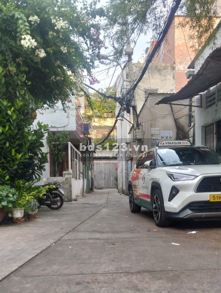 nhà hẻm oto ngủ trong nhà Phú Thọ Hòa giáp Lũy Bán Bích gần…