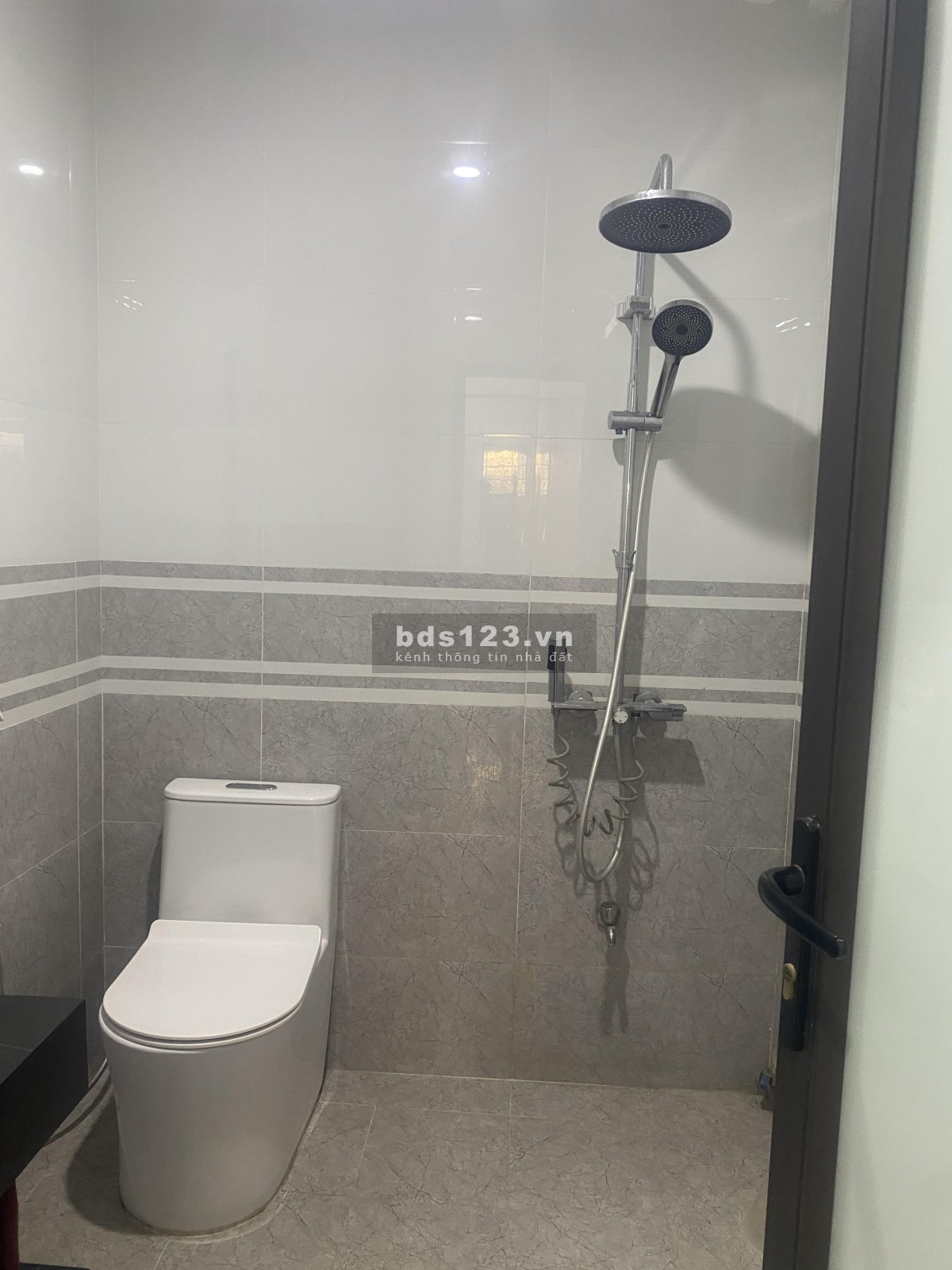 Cho thuê căn hộ TT 65m² Lô góc thoáng mát, phố Tông Đản,…