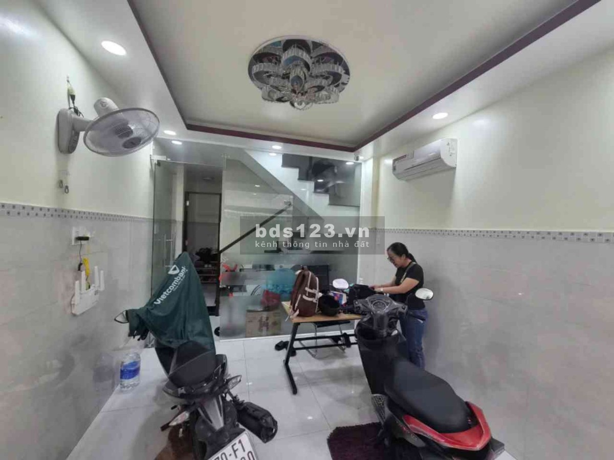 NHÀ MỚI ĐƯỜNG HOÀNG VĂN THỤ - HXH THÔNG - SÁT SÂN BAY