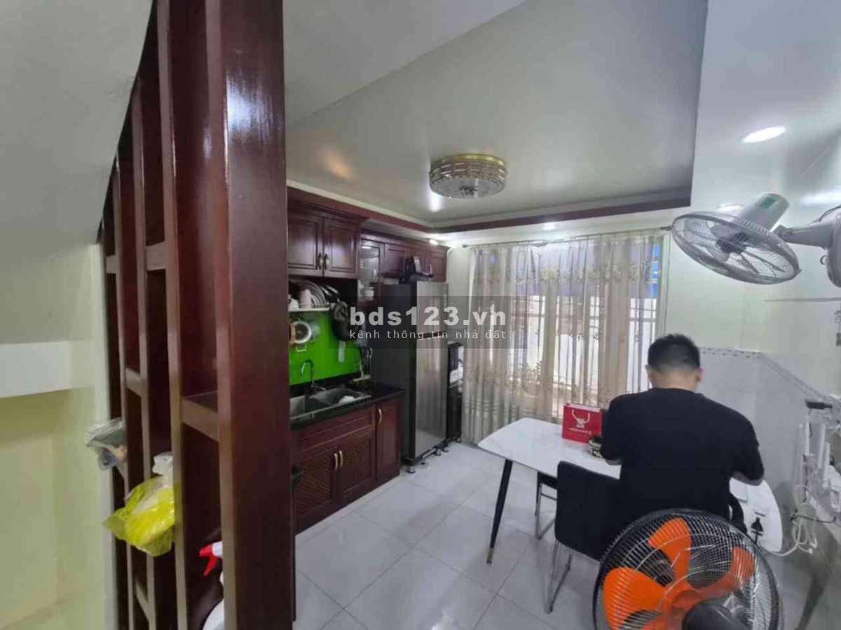 NHÀ MỚI ĐƯỜNG HOÀNG VĂN THỤ - HXH THÔNG - SÁT SÂN BAY
