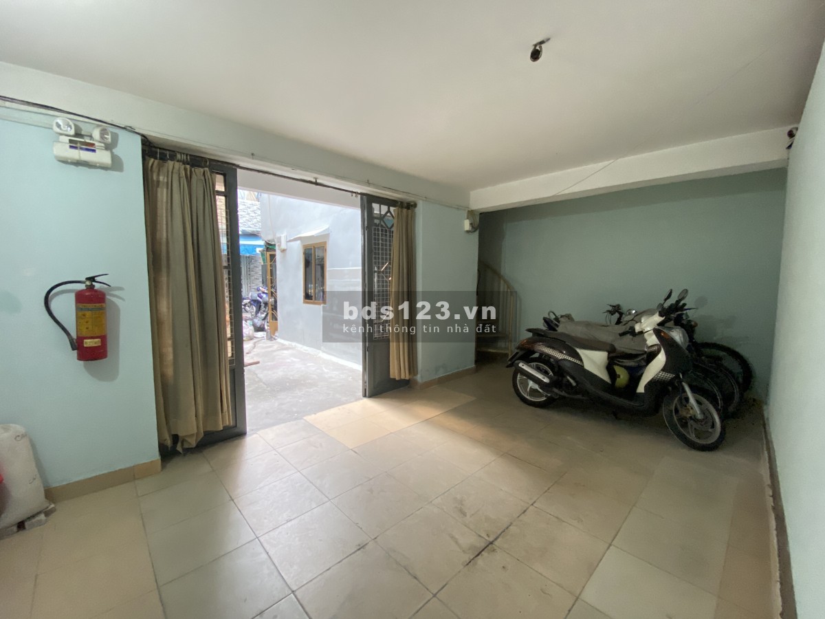CHÍNH CHỦ GIẢM SÂU THÊM 200 triệu. bán nhà hẻm 27. Điện Biên, giáp ranh quận1. DT: 56m2. DTSD:112m2.