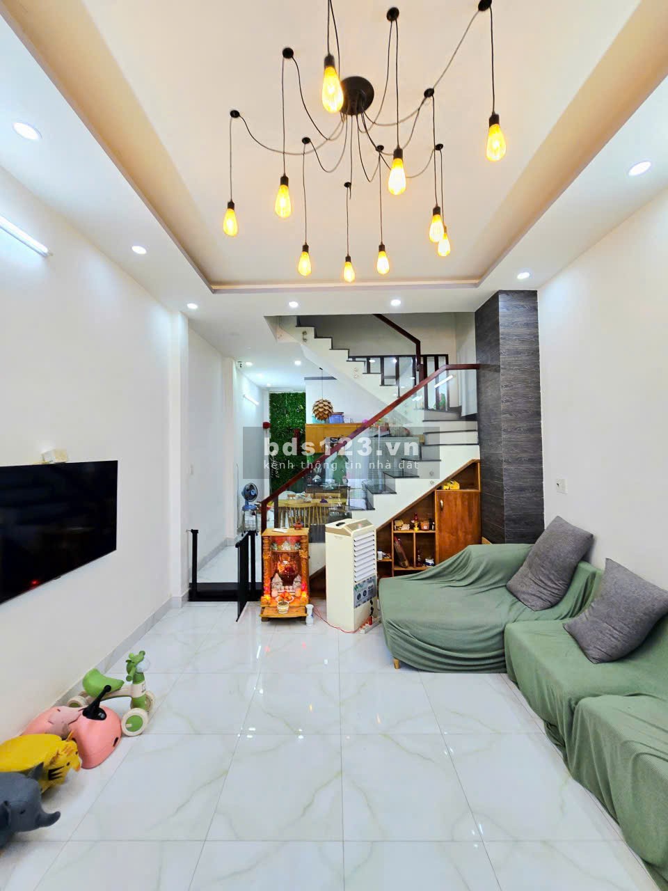 53M2, 3 TẦNG, HOÀN CÔNG ĐỦ, ĐƯỜNG Ô TÔ, GẦN CHỢ LONG TRƯỜNG.