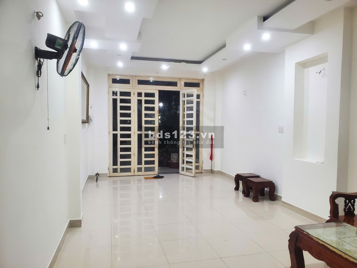 Cho thuê nhà 222/4 Võ Thành Trang P11 QTân Bình 1 trệt 2 lầu