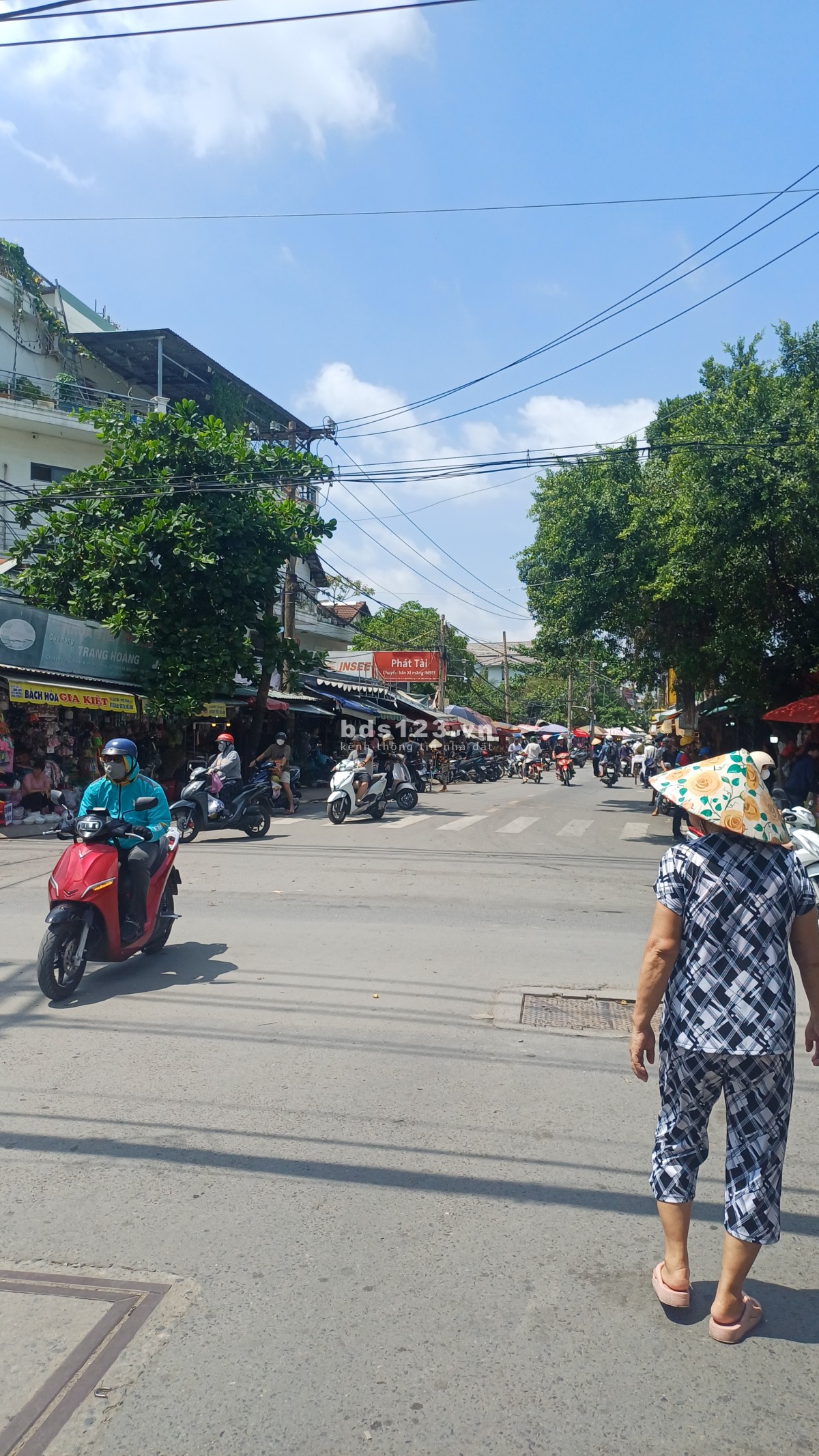 Bán nhà mặt tiền đường gò ô môi, gần ngã tư chợ, khu kinh doanh sầm uất.