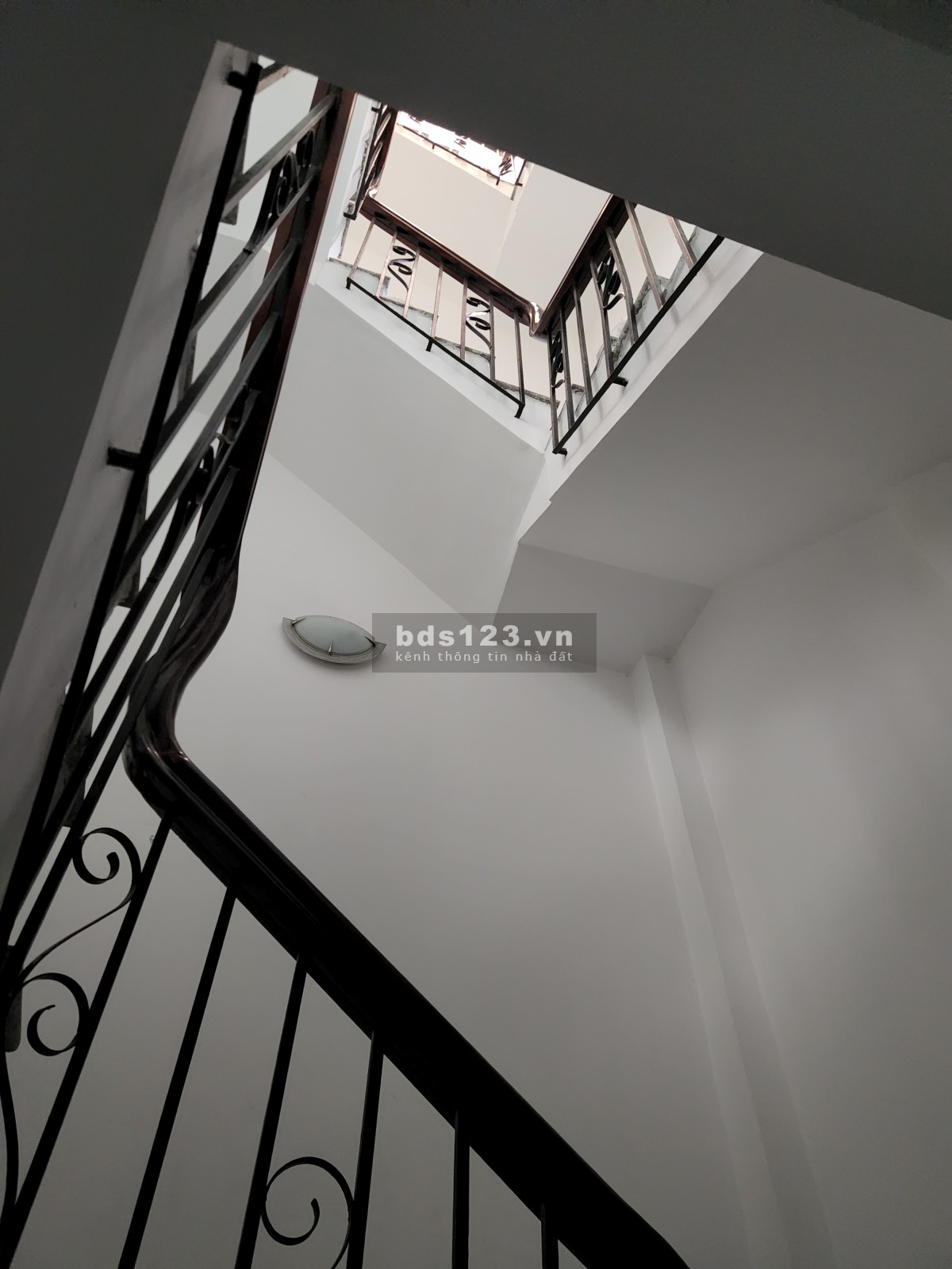 Nhà mới 1 trệt 4 lầu full nội thất Gò Vấp 13.9tr