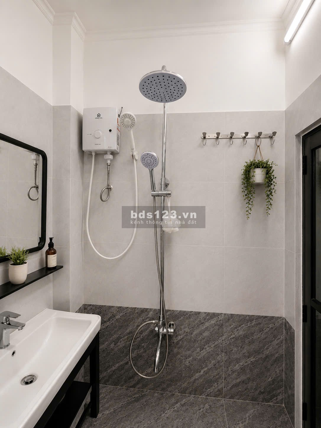 Nhà mới 1 trệt 4 lầu full nội thất Gò Vấp 13.9tr