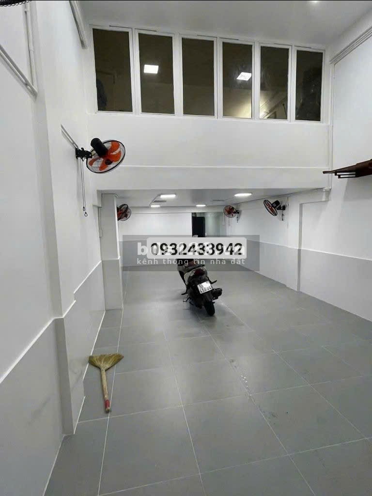 cho thuê 25tr nhà mặt tiền đường đồng đen Q.tân bình