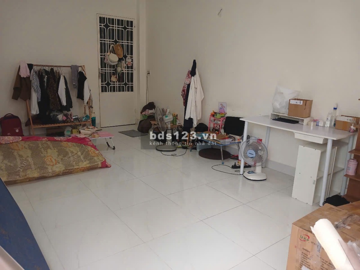 Tìm bạn nữ ở ghép gần VLU, đi bộ 10 đi xe 3 phút, sau lưng…