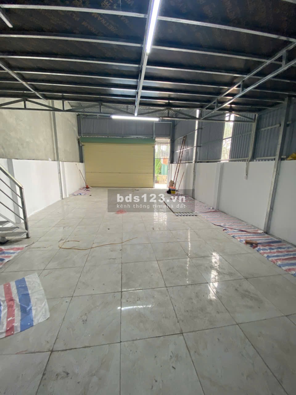 Nhà kho xưởng Mai Lâm Xuân Canh Đông Anh 100m² ô tô tránh giá…