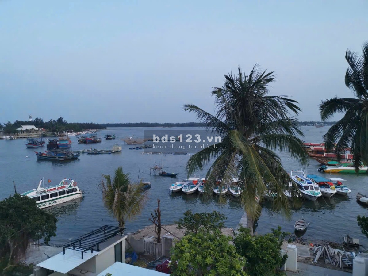 HÀNG HIẾM – VIEW SÔNG SÁT CỬA ĐẠI HỘI AN, ĐÀ NẴNG.