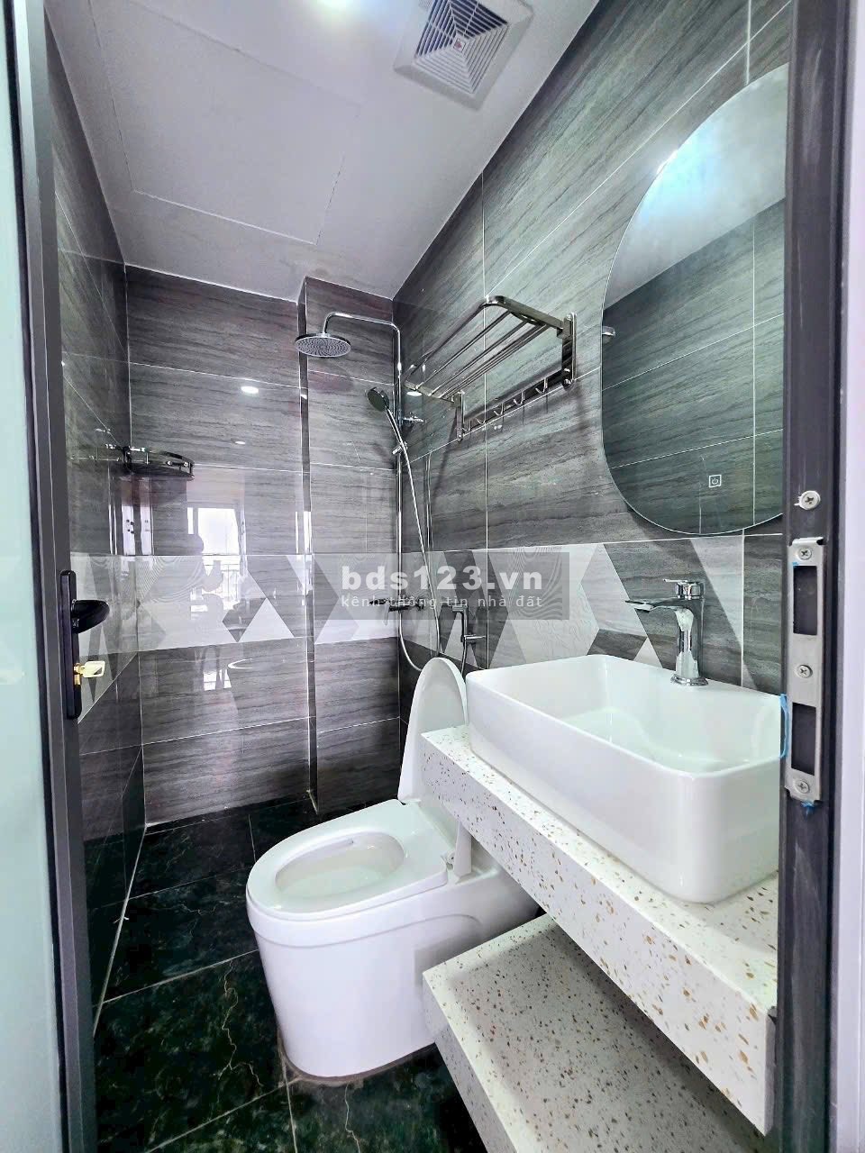 Bán 80m - 5 Tầng - 15m.Mặt Tiền. ( Mặt Phố Nguyễn Khả Trạc…